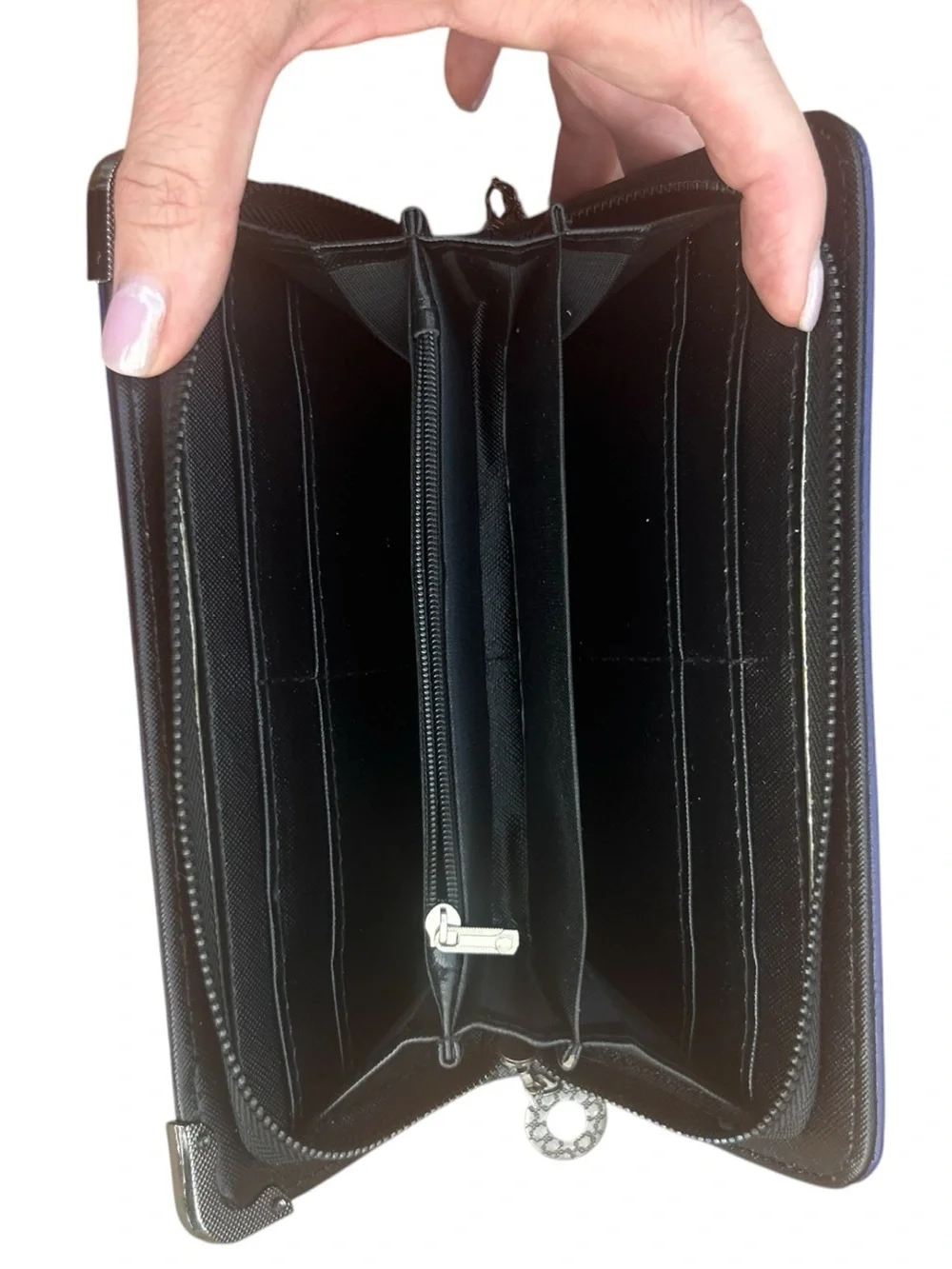 Black Unique Skull Accent Women's Wallet Zip Around Clutch Credit Card Divider